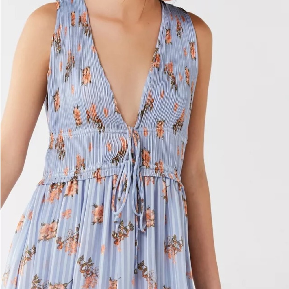 ASTR the Label Miranda Dress in Blue Peach Floral 🌸